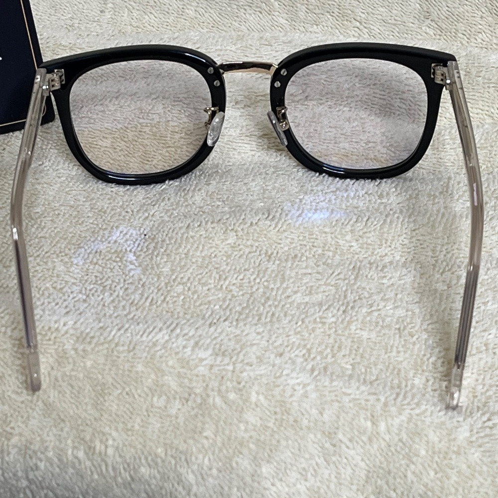 Sun Glasses - image 3